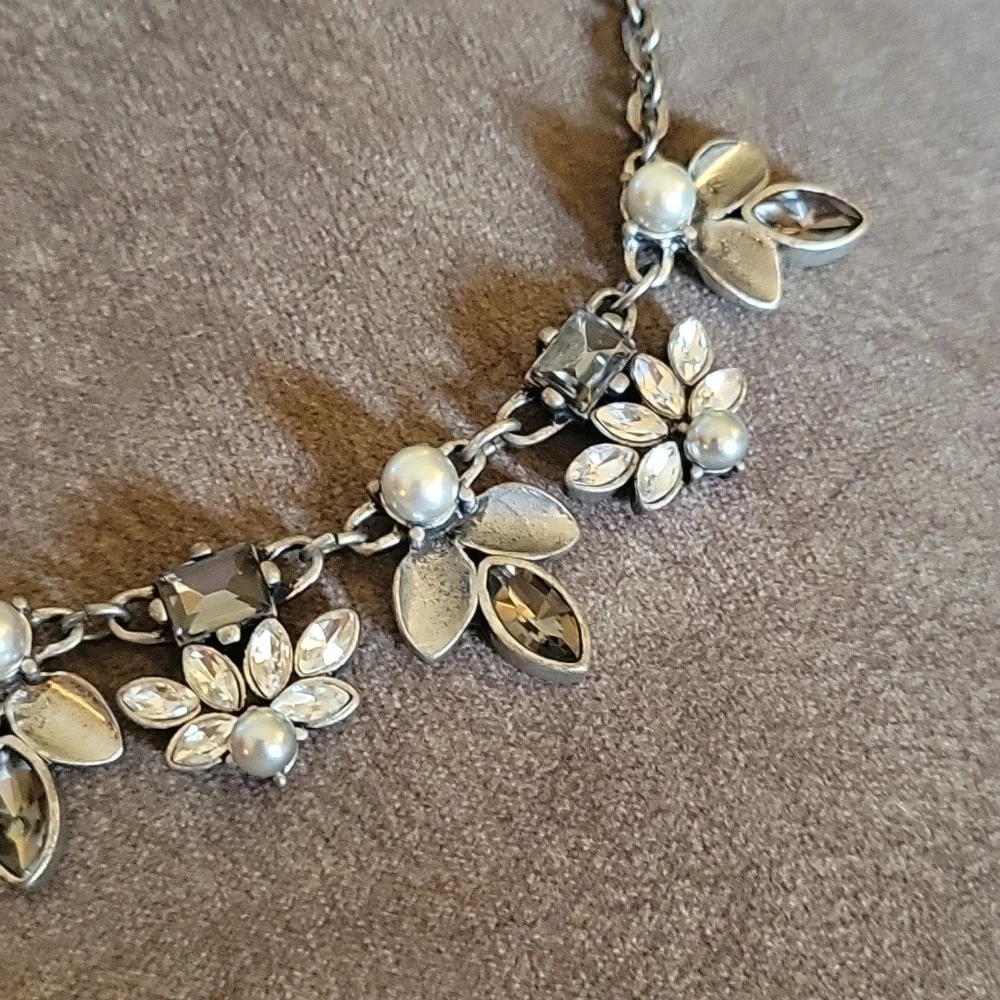 Ann Taylor Loft Gray Floral Rhinestone Bridal Princess Necklace
